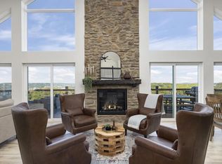 99 Pioneer Peak Rd, Kimberling City, MO 65686