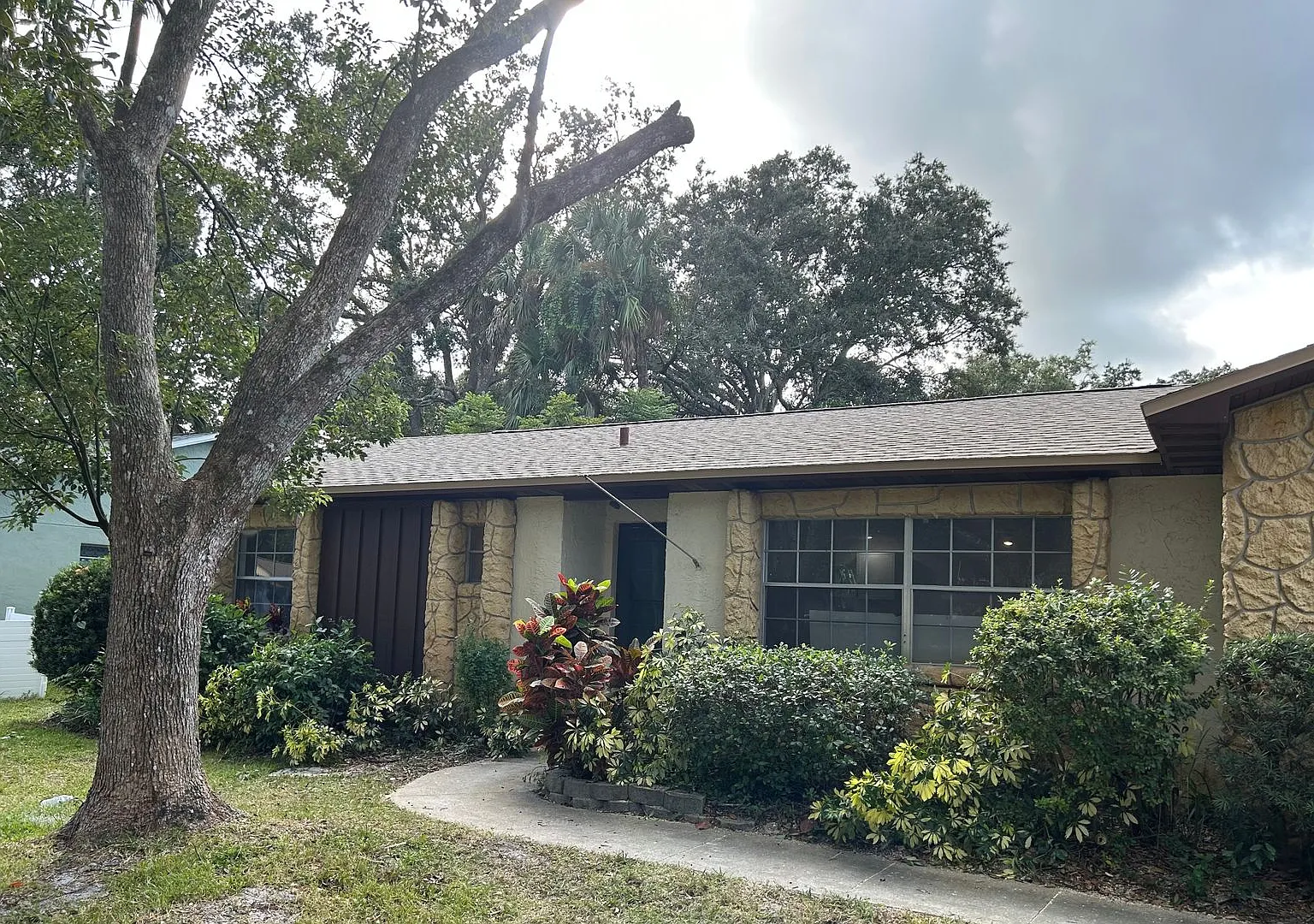 For Rent 3 Bedroom / 2 Bath — Photo 2