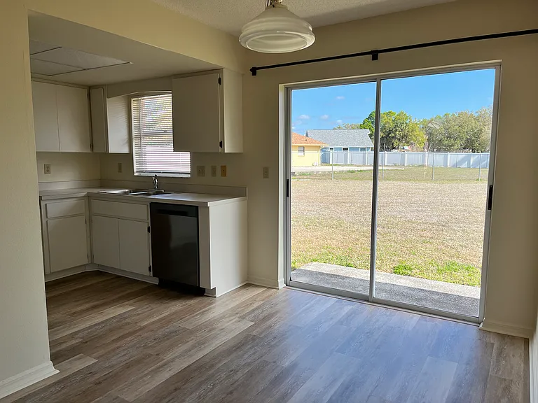 4993 Reagen Way — Photo 16