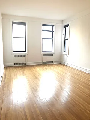 Rented by Kew Forest Realty Inc | media 7