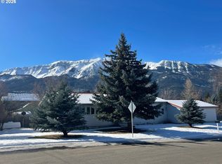 100 W 10th St, Joseph, OR 97846