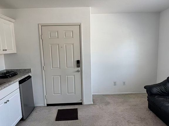 4th image of 15100 Courtney Ln