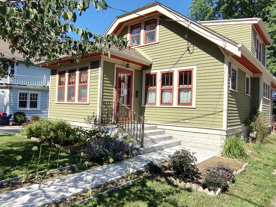 W57N512 Hilbert Ave