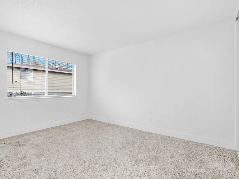Shelfield Apartments — Photo 42