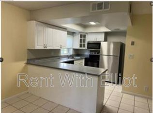 25 Laredo Pl, Davie, FL 33324