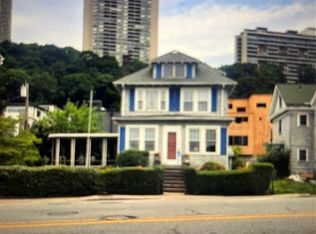 1332 River Rd, Edgewater, NJ 07020