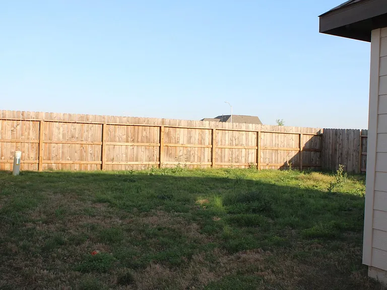 9810 Copper Ranch Trl — Photo 27