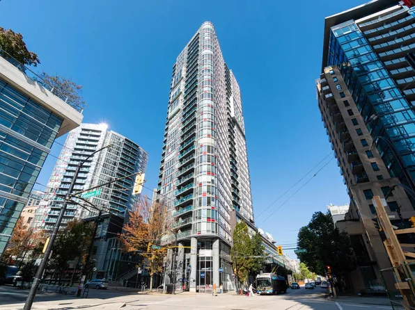 233 Robson St #3301, Vancouver, BC V6B 0E8