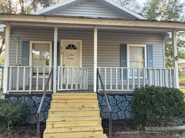 917 Elm St S, Hodge, LA 71247