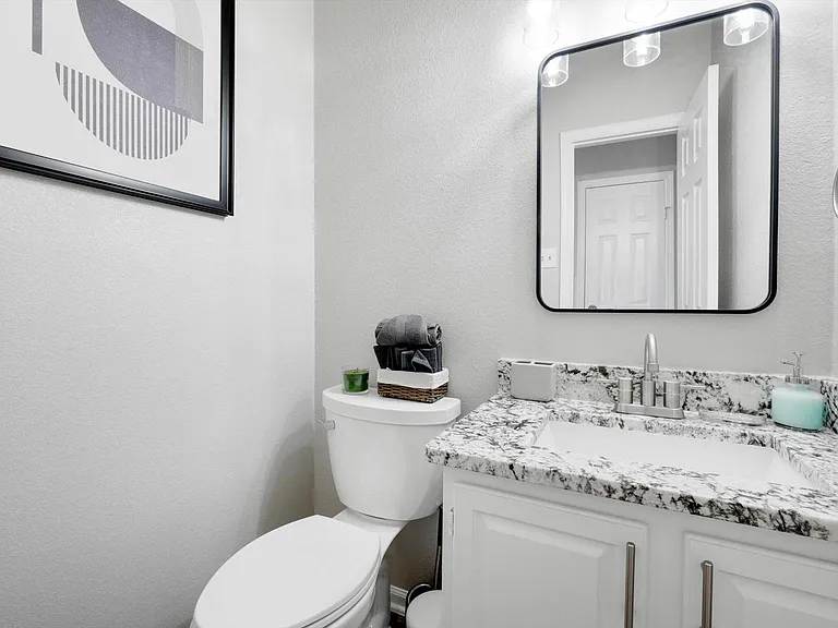2062 Arena Dr — Photo 31
