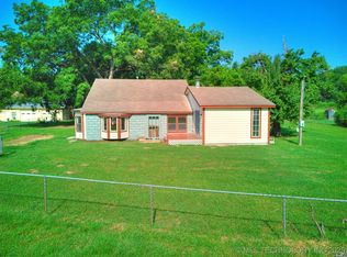 404 Valley Dr, Sand Springs, OK 74063
