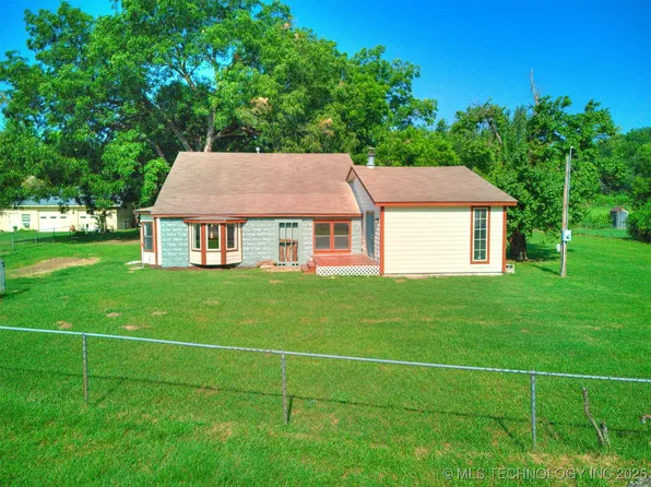 404 Valley Dr, Sand Springs, OK 74063