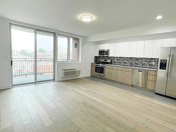 3rd image of 28-16 21st St #609