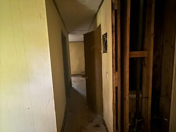 4th image of 447 Eminence Row