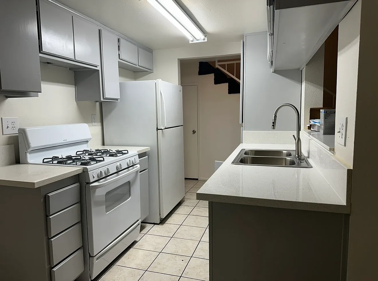 4 bed, 2300 sqft, $3,500 — Photo 4