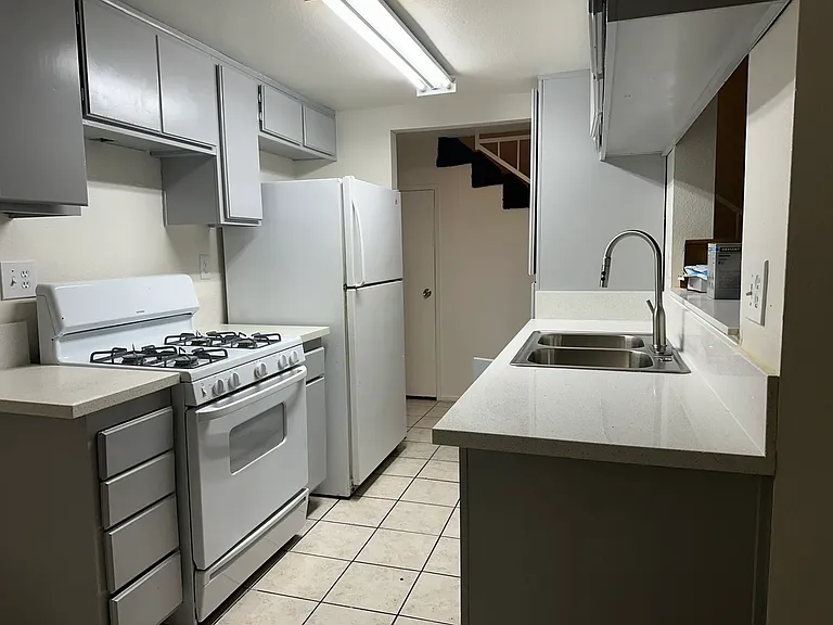 1828 E Avenue J9 #B — Photo 4