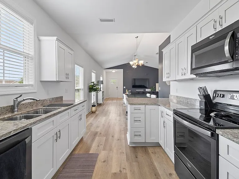131 Heyward Dr — Photo 5