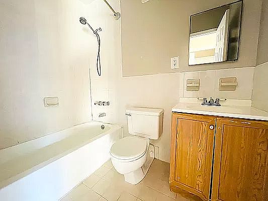 4th image of 75A Cooper St #2