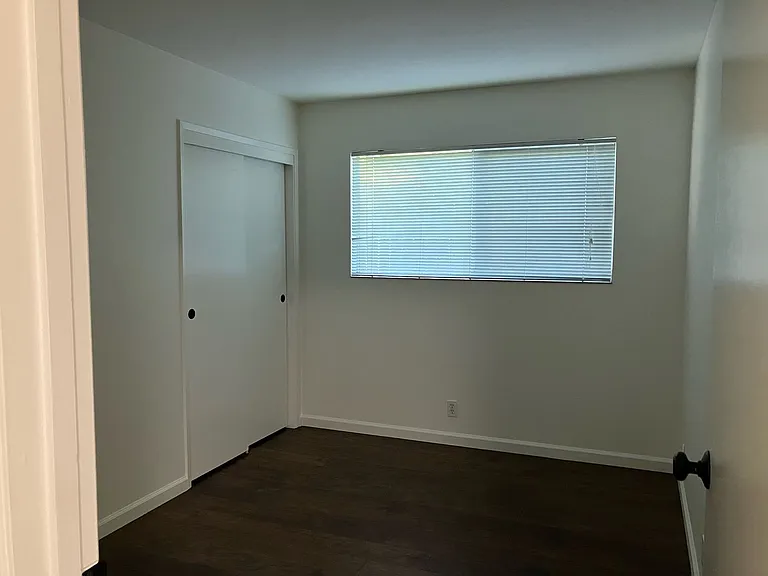 137 Lomita Ave — Photo 7