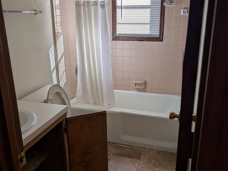 150 Hinkle St #1 — Photo 3