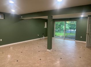 11570 Shadbush Ct, Reston, VA 20191