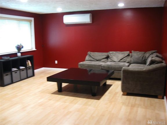 Spacious open floor plan is perfect for entertaining or leisurely living!