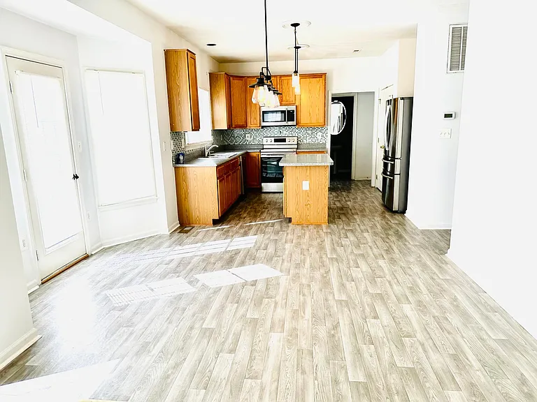 19 Sunrise Valley Ct — Photo 5