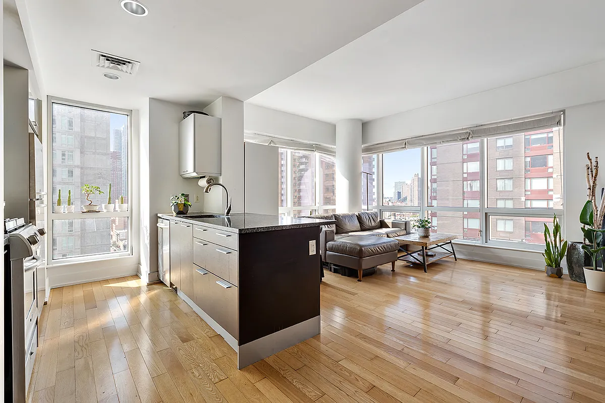 350 West 42nd St Unit 18B  