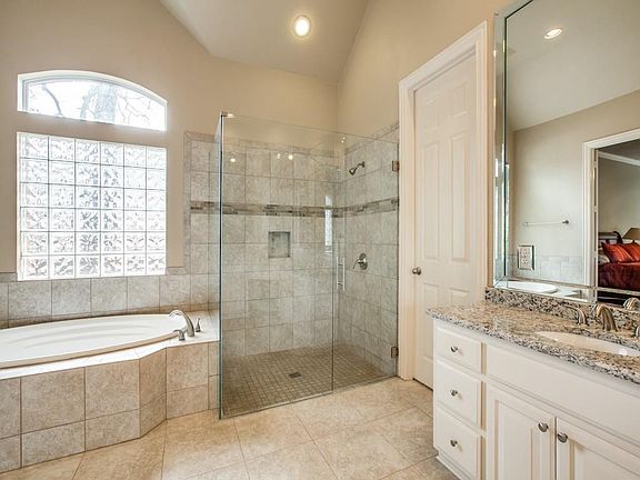 5th image of 1311 Forest Hills Ct