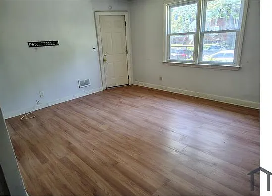 2135 Seneca Rd #11 — Photo 10