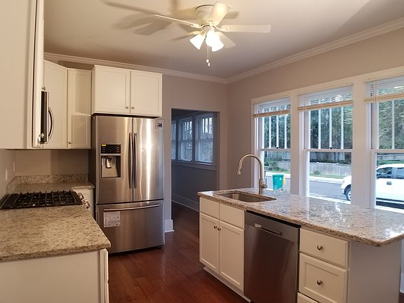 4th image of 261 Seal Ave