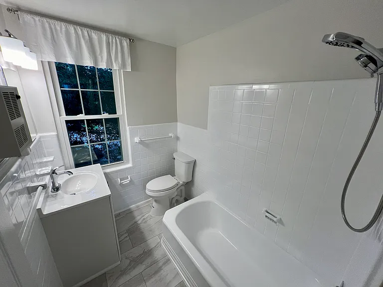 310 Ashby St #B — Photo 10