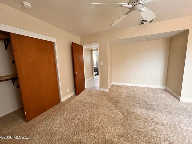 5425 E 7th St — Photo 22