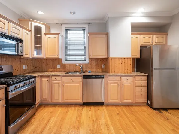 868 E 2nd St #1, South Boston, MA 02127