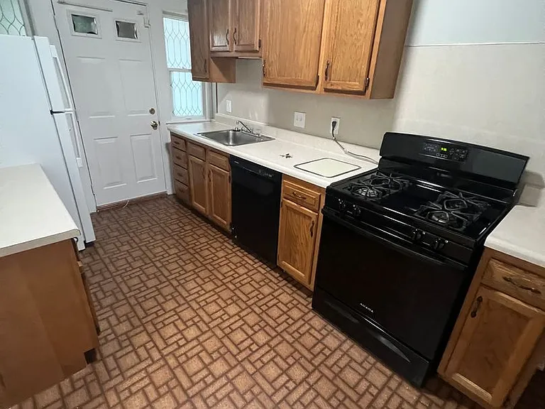 1602 Ridgefield Rd — Photo 8