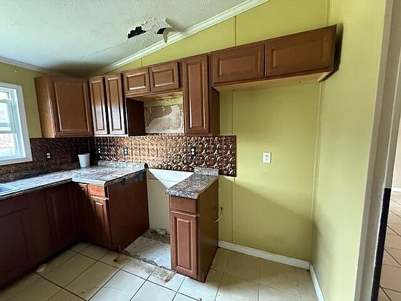 2nd image of 306 Sisson Rd