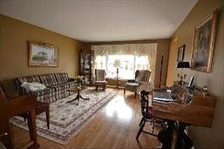 4th image of 10337 S Minnick Ave