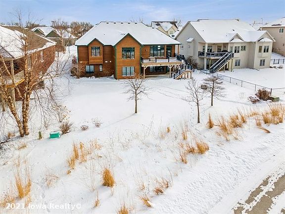 3rd image of 9425 Enfield Dr
