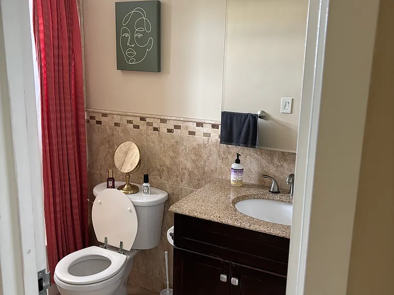 1831 NE 38th St #301 — Photo 9