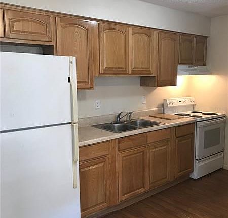 3rd image of 520 S Carroll Ave