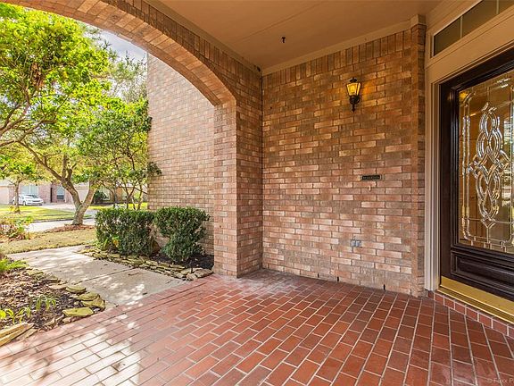 4th image of 24102 Northshire Ln