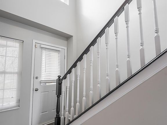 5th image of 4025 Fieldsedge Dr