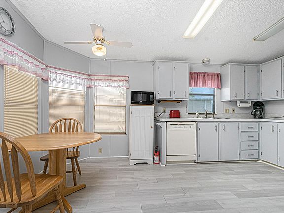 4th image of 3025 Audubon Ave