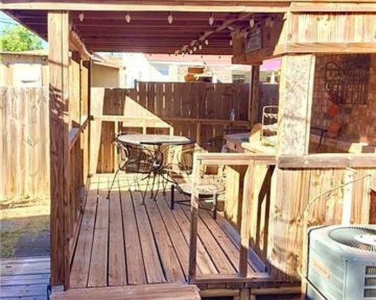 Back Porch - BBQ Area