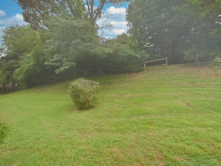 215 Summit Ridge Dr — Photo 49