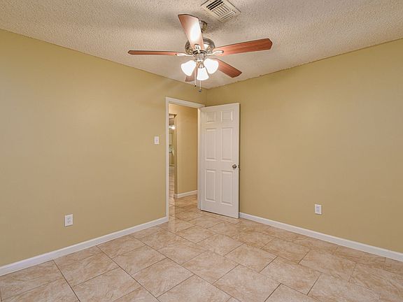 3rd image of 1732 Dolphin Dr