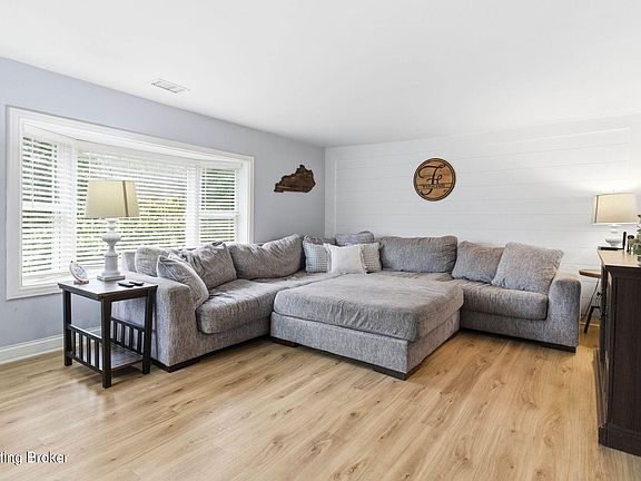 4th image of 3416 Schooler Ln