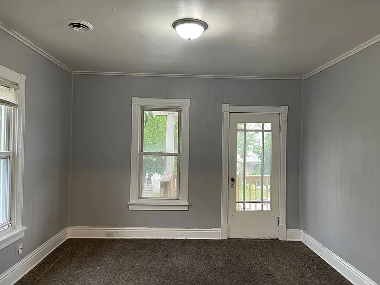 184 N Entrance Ave #2 — Photo 3
