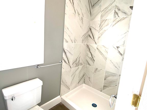 5th image of 132 1/2 Gesler St #1