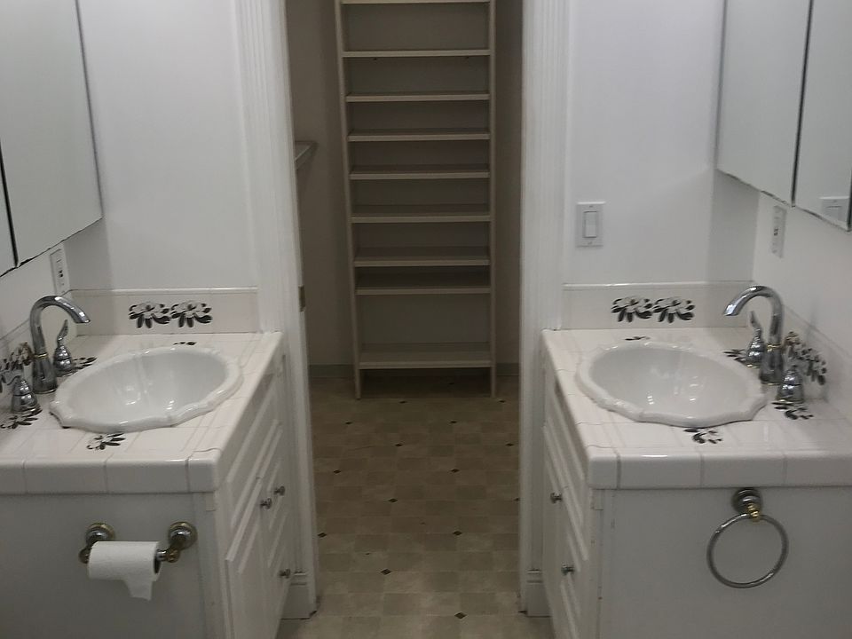 Walk in closet